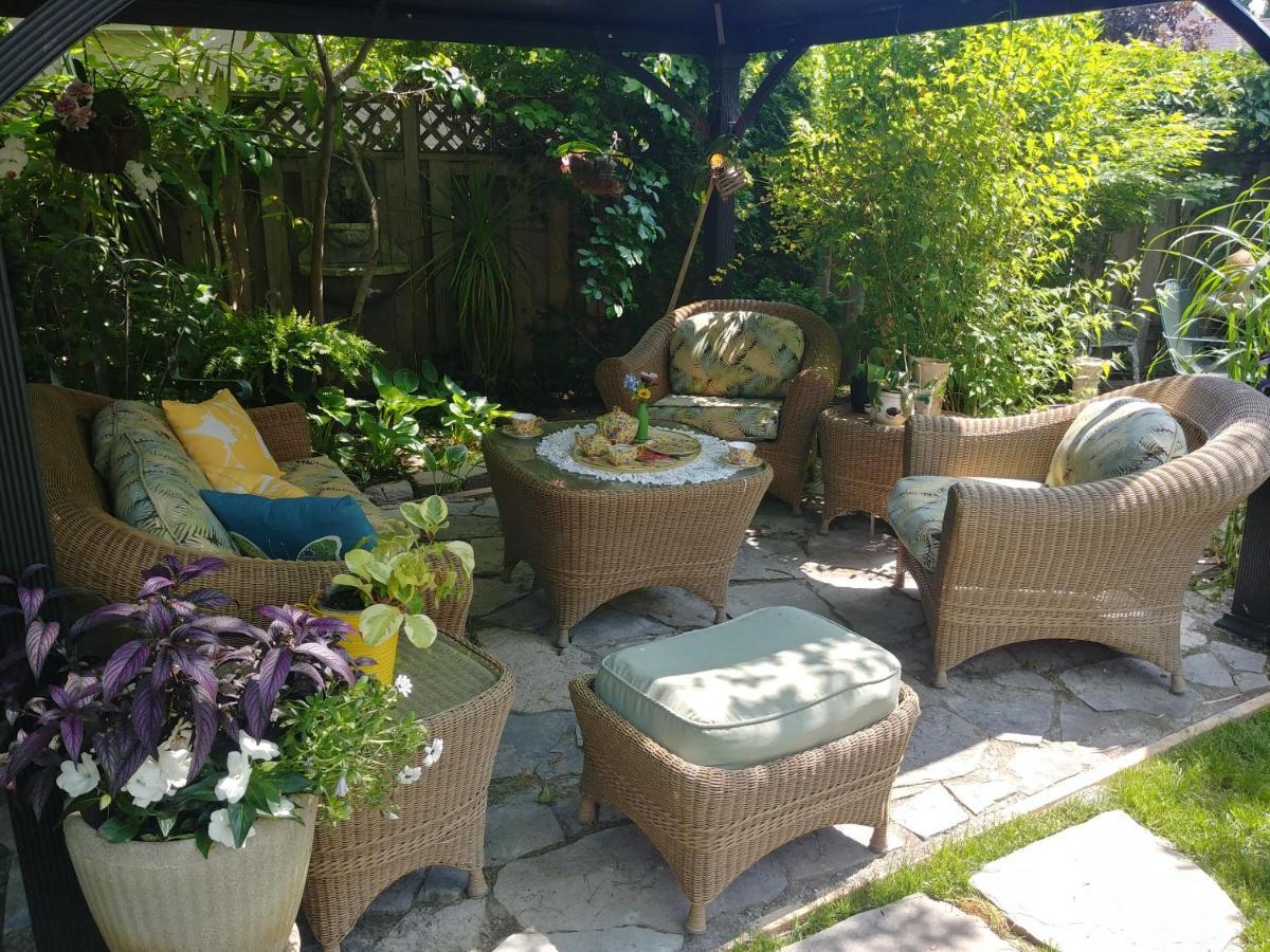Bed and Breakfast Twiningretreat Ниагара-он-те-Лейк Экстерьер фото