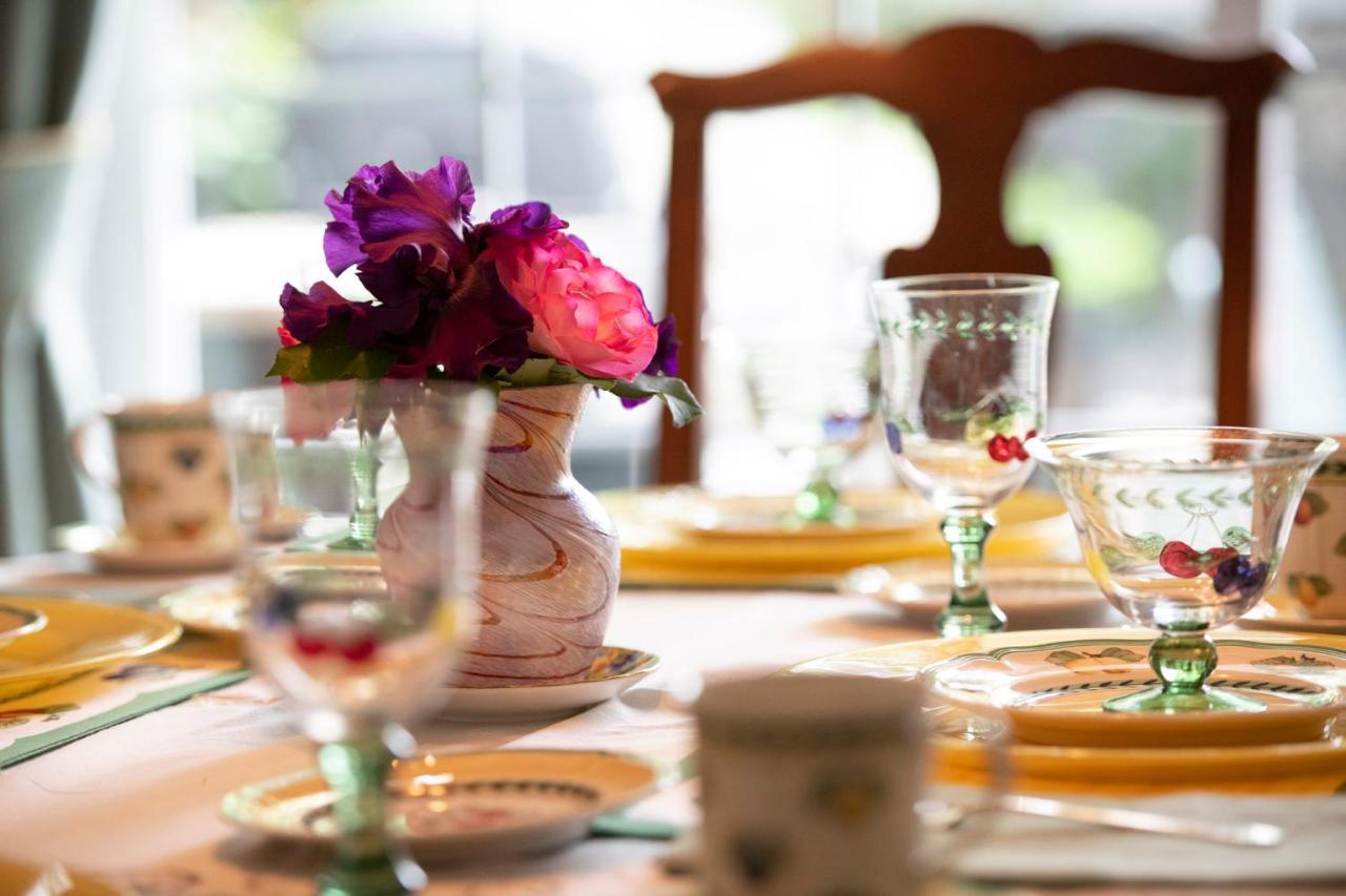 Bed and Breakfast Twiningretreat Ниагара-он-те-Лейк Экстерьер фото